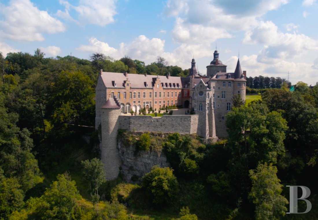A chateau-fortress with a one hundred hectare estate in the county of Namur, to the south of Brussels in Belgium - photo  n°5